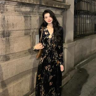 AM NANA法式复古黑色高级感丝绒印花V领气质御姐名媛风情万种长裙