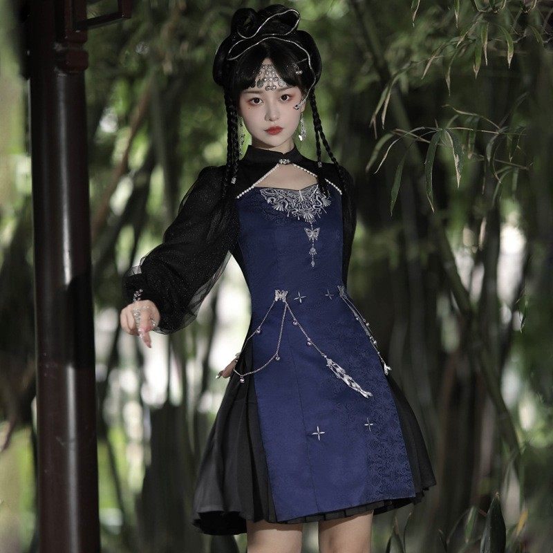 苗疆少女收腰刺绣暗纹连衣裙