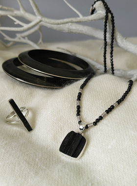 挂饰黑色系欧美天然原石银吊坠