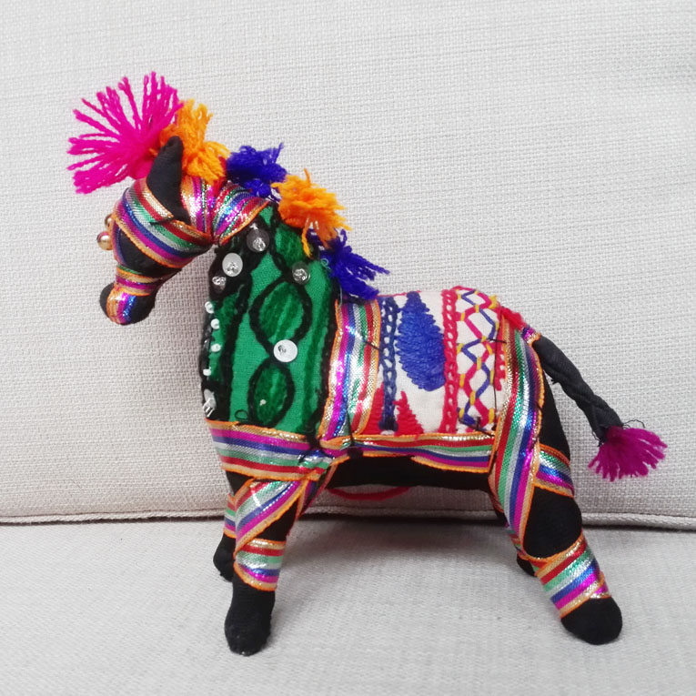 现货印度东南亚手工装饰布艺家居动物刺绣彩色喜庆马摆件节日礼物