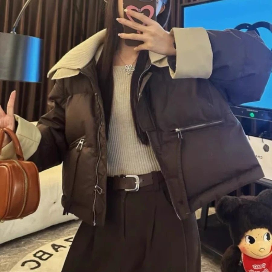 2026年欧货针织翻领短款羽绒棉服女冬季蛋白皮拼接娃娃领外套潮