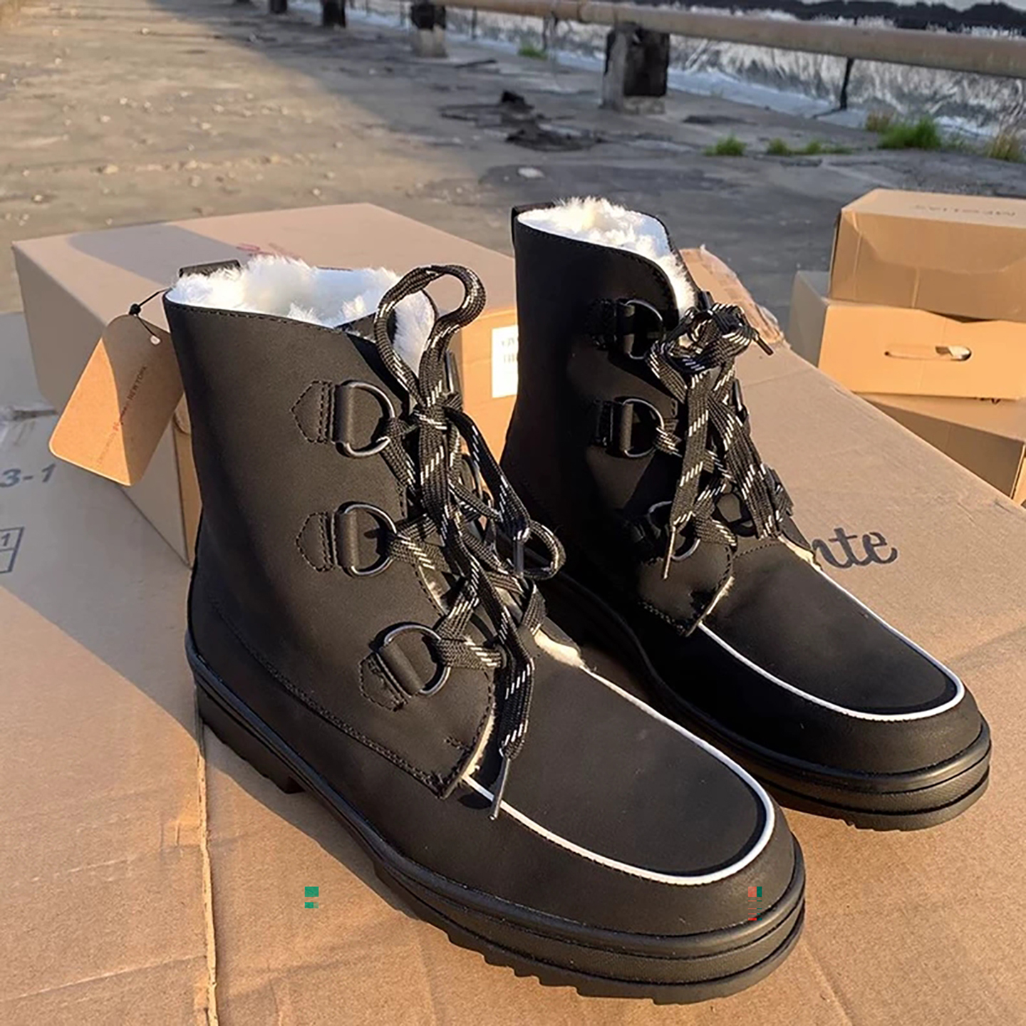 断码清仓捡漏~户外毛绒雪地靴女冬季保暖加绒防水防滑系带中筒靴