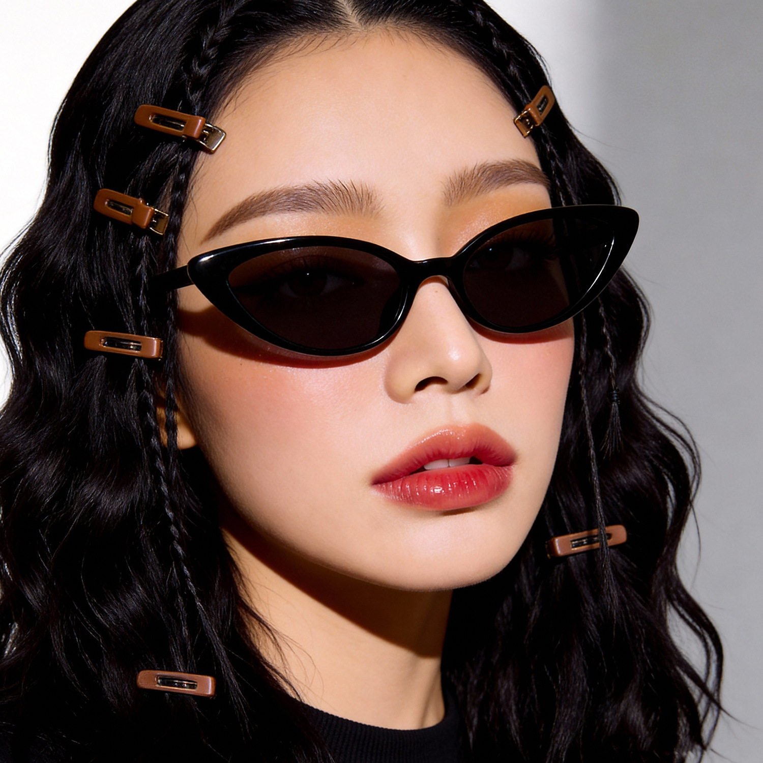 2026欧美流行小框猫眼时尚高级感男女通用遮阳韩系黑色墨镜太阳镜