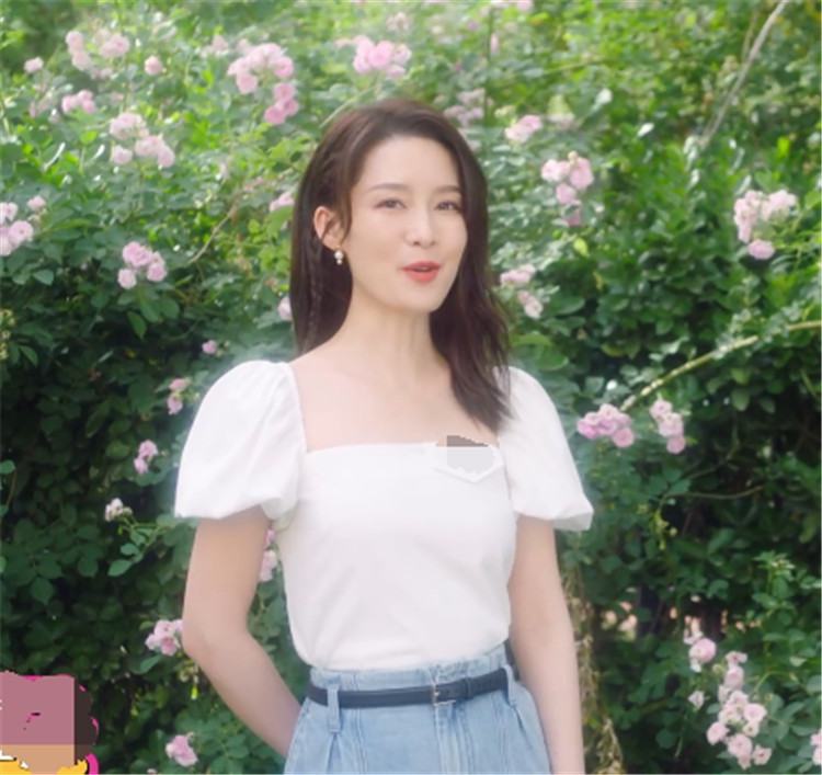 爱上特种兵李沁夏初同款上衣洋气时尚百搭白色泡泡袖一字领衬衫女