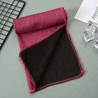 Базовый темно-розовый без крышки для хранения.