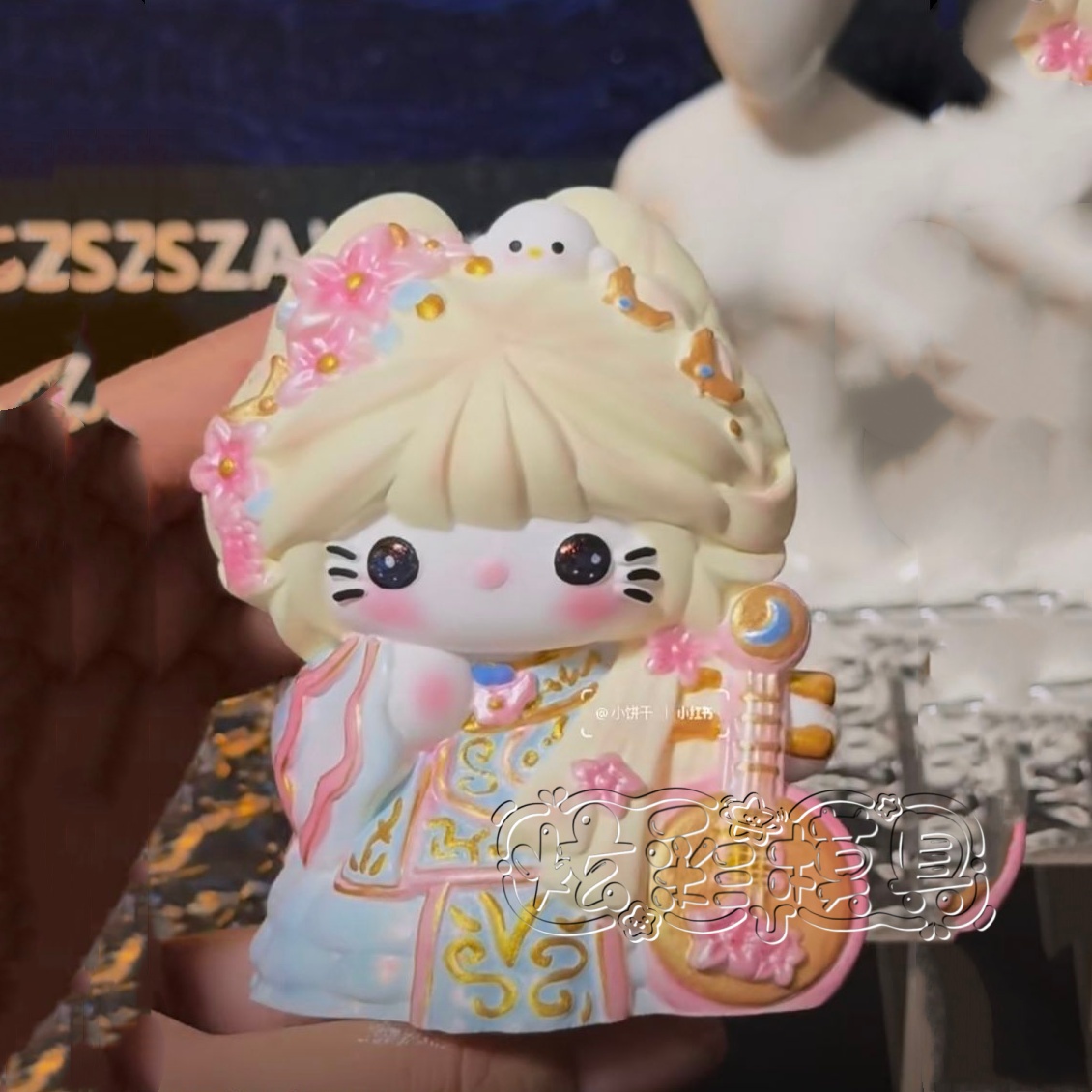 爆款DIY琵琶KT猫涂鸦模具彩绘石膏娃娃乳胶立体磨具卡通手绘3D