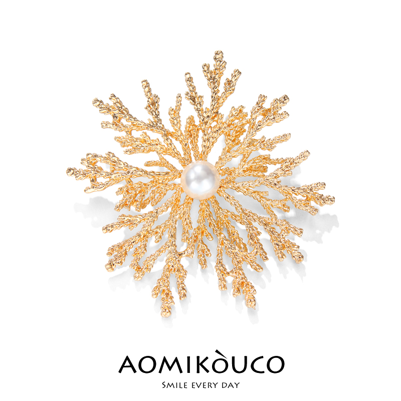 设计感小众高档圣诞节雪花胸针时尚轻奢珍珠烟花别针西装外套配饰