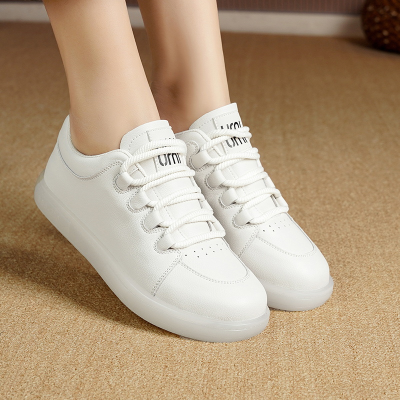 意佰天真皮小白鞋女运动休闲板鞋