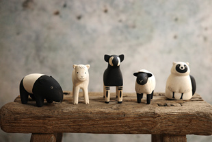 日本T-lab手工木雕摆件食梦貘小绵羊黑脸羊霍加小浣熊干脆面君