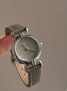 IEKE冷淡风灰色系列手表女轻奢奢华高级感精致百搭显白女士石英表