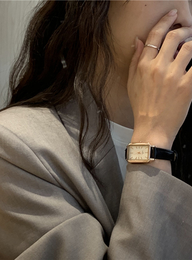 FeatherCrystal复古小表盘女士手表小巧精致百搭小众高级感皮带表