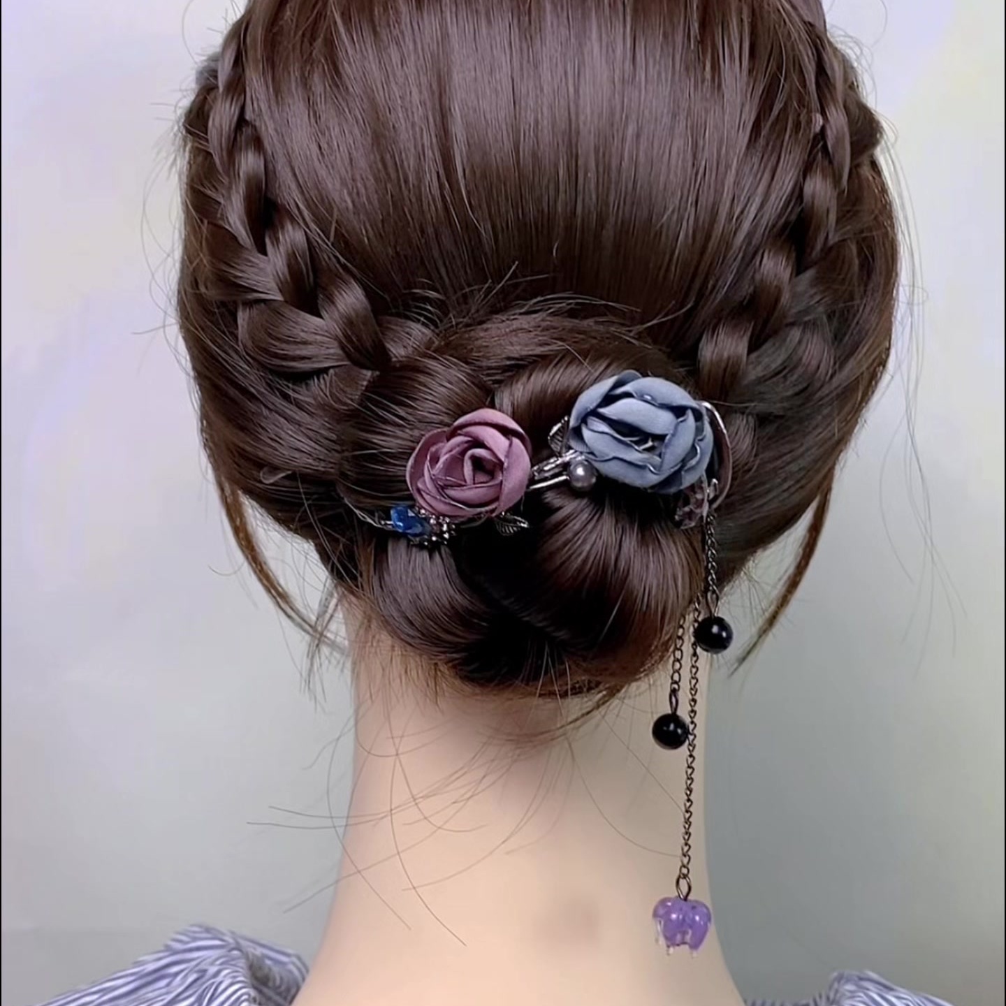 高级感花朵流苏盘发一字扭扭夹