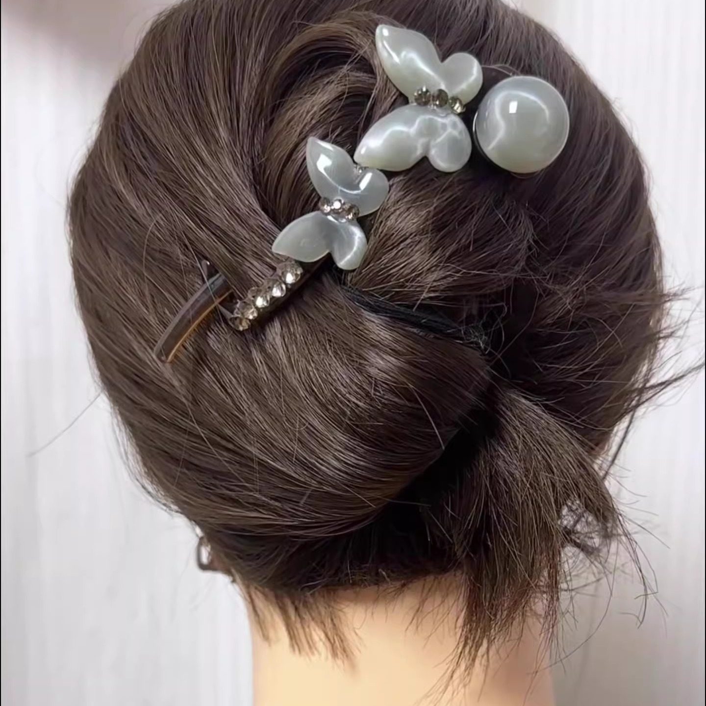 水钻蝴蝶盘发扭扭夹后脑勺
