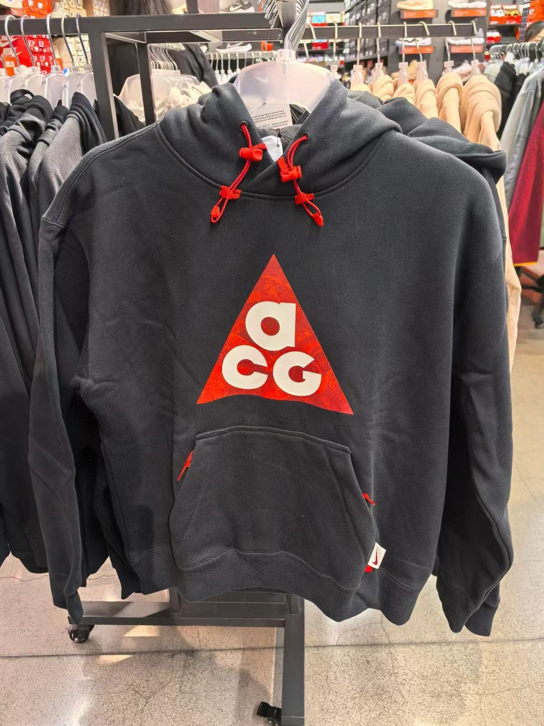 Nike/耐克 男子宽松龙年配色ACG CHY连帽加绒保暖休闲卫衣 FZ6193