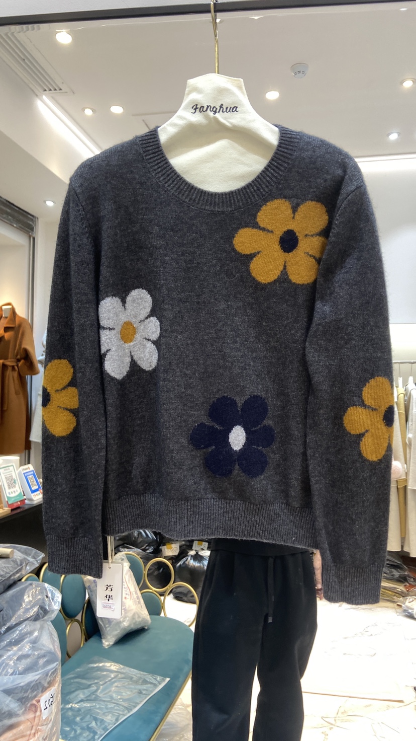 欧货2025冬新圆领简约花朵印花羊毛毛衣女上衣显瘦韩系套头打底衫