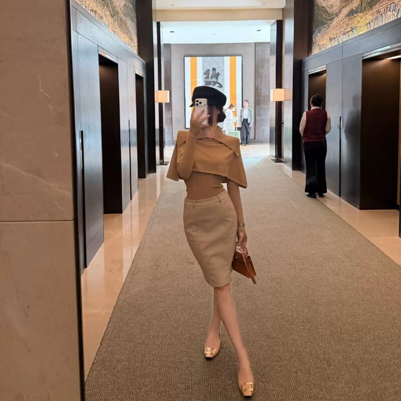 不对称翻领斗篷毛织衫女可拆卸针织上衣时髦小姨风棕色时髦小衫