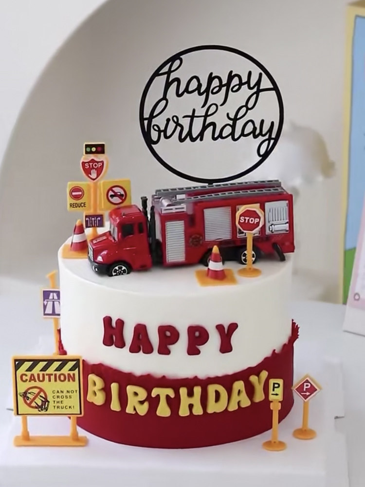 网红消防车蛋糕装饰摆件卡通男孩消防员消防车蛋糕甜品装扮插件