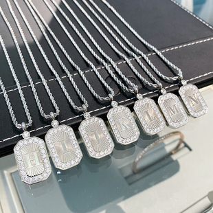 官方正品 KALRA26字母方牌锁骨链吊坠镶钻小众简约情侣礼物 CELIE