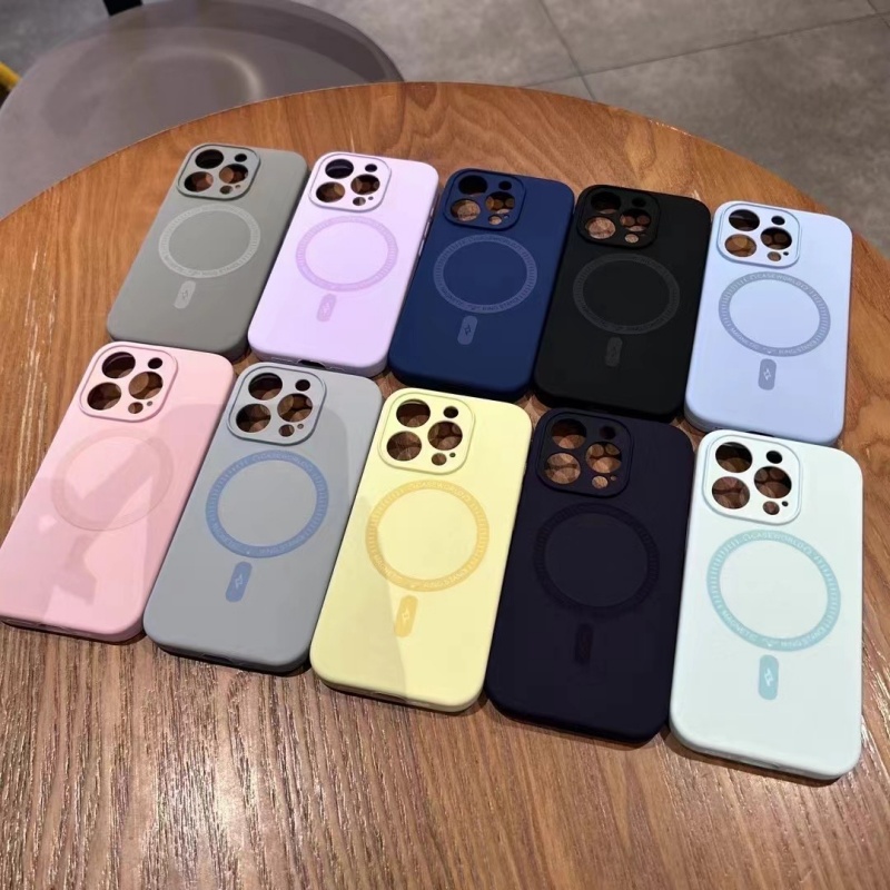 适用苹果16云感引磁硅胶手机壳