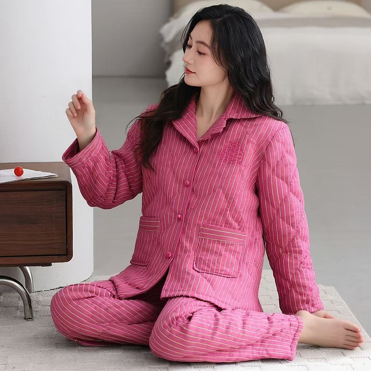 秋冬季新款三层夹棉睡衣女士冬天保暖加绒加厚翻领开衫家居服套装