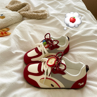 多巴胺苹果红~！巨显白ins厚底增高板鞋女2026春季新款休闲运动鞋