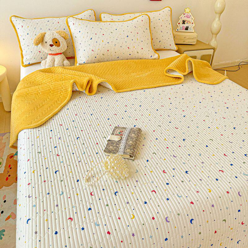 A双层纱B牛奶绒床盖床垫