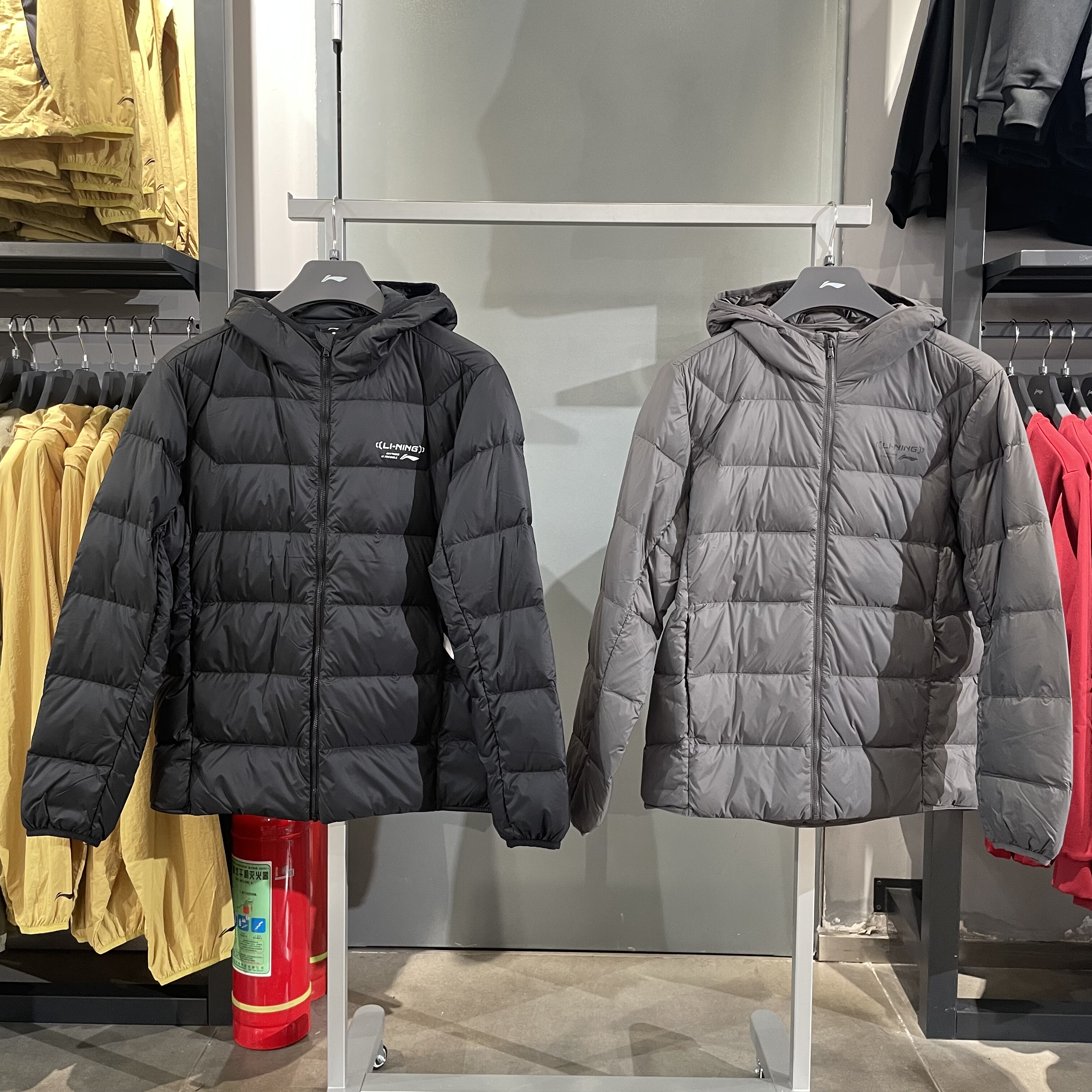 李宁男子冬新运动轻薄鸭绒羽绒服