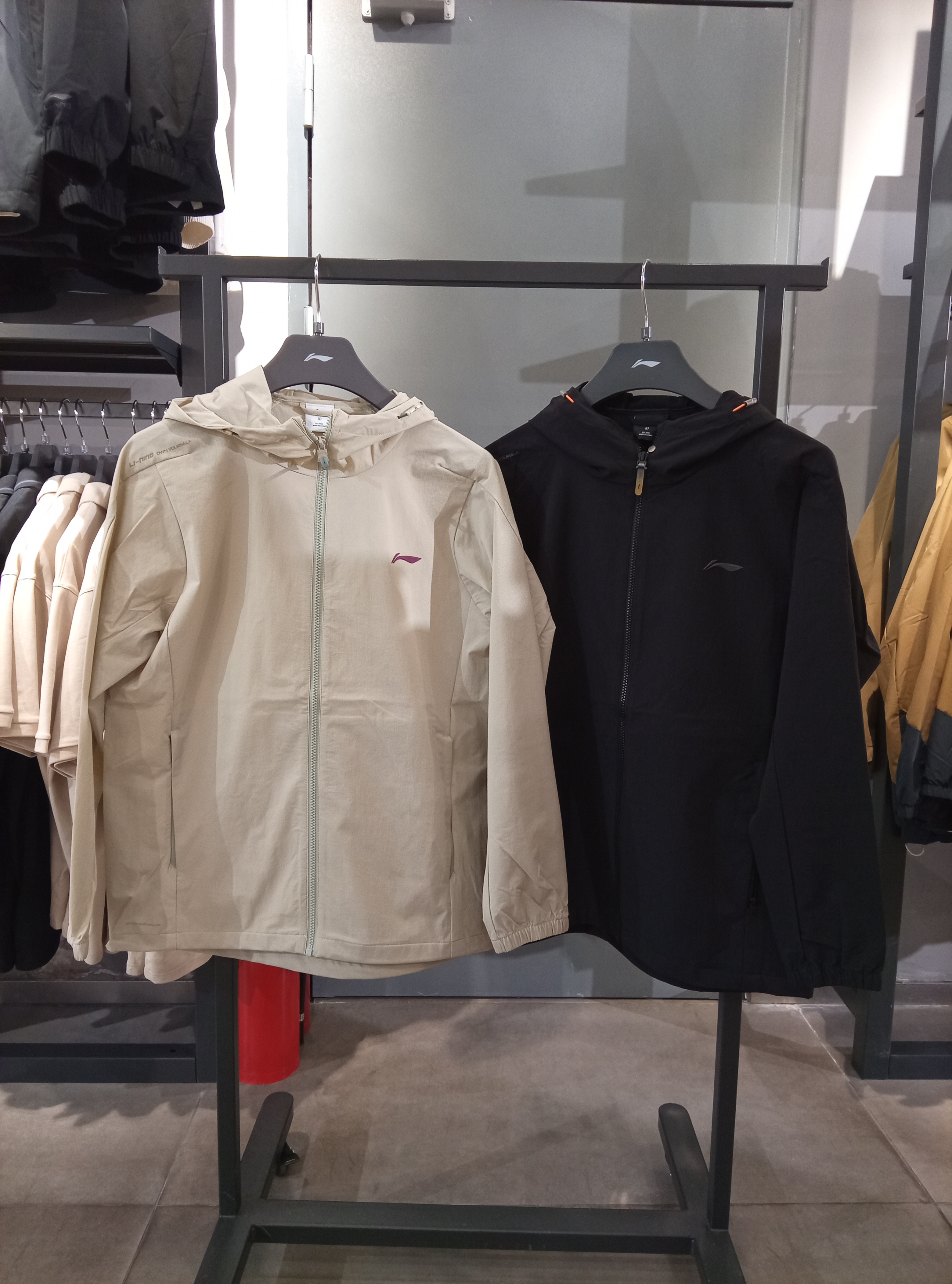 李宁男健身防泼水连帽开衫运动衣