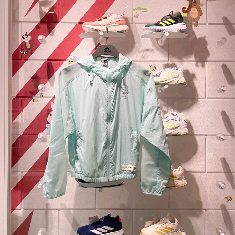 阿迪达斯女装2024夏季防晒皮肤衣轻薄速干运动休闲连帽外套JN6656