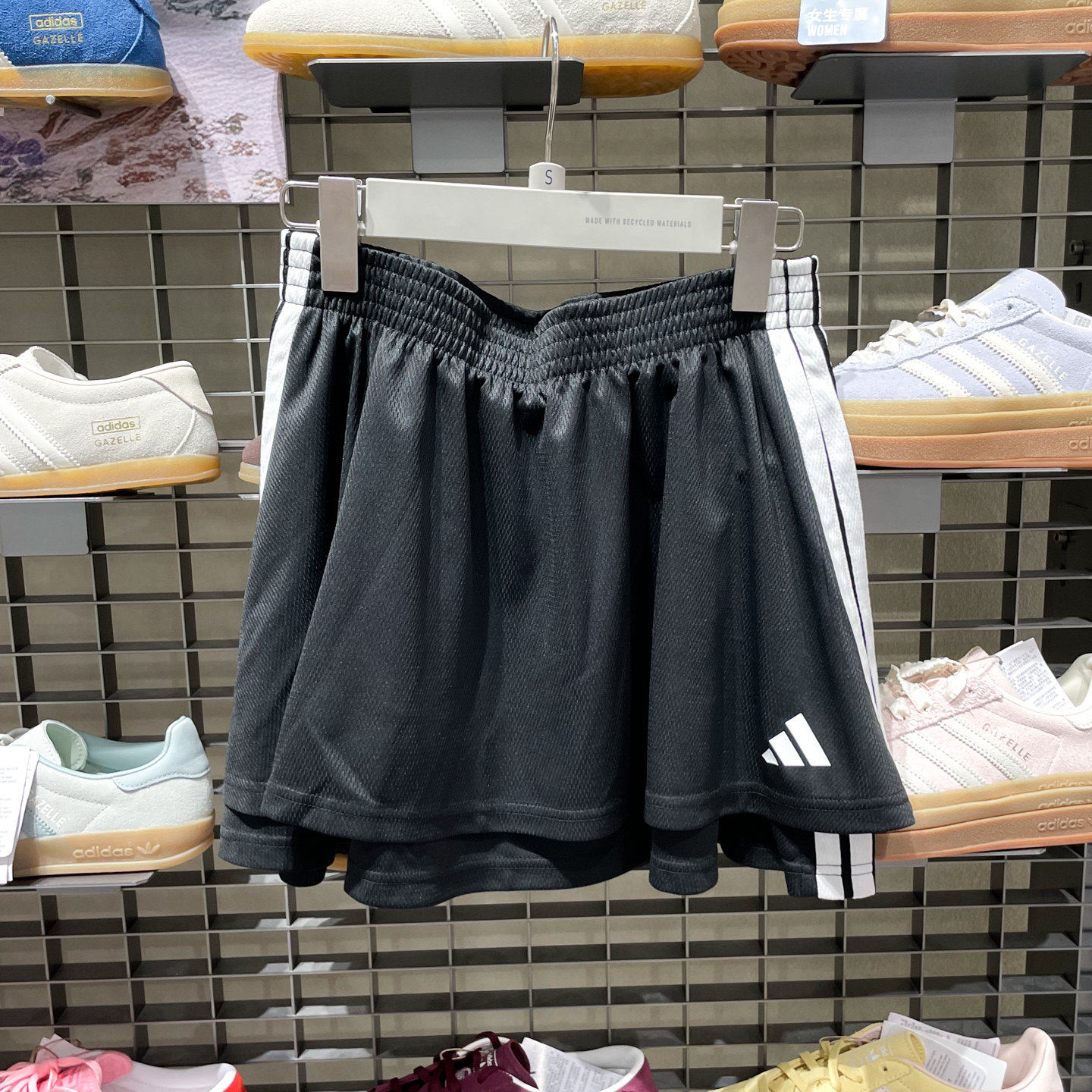 正品阿迪达斯短裙女春季新款双层A字裙足球风运动半身裙子 JY7632