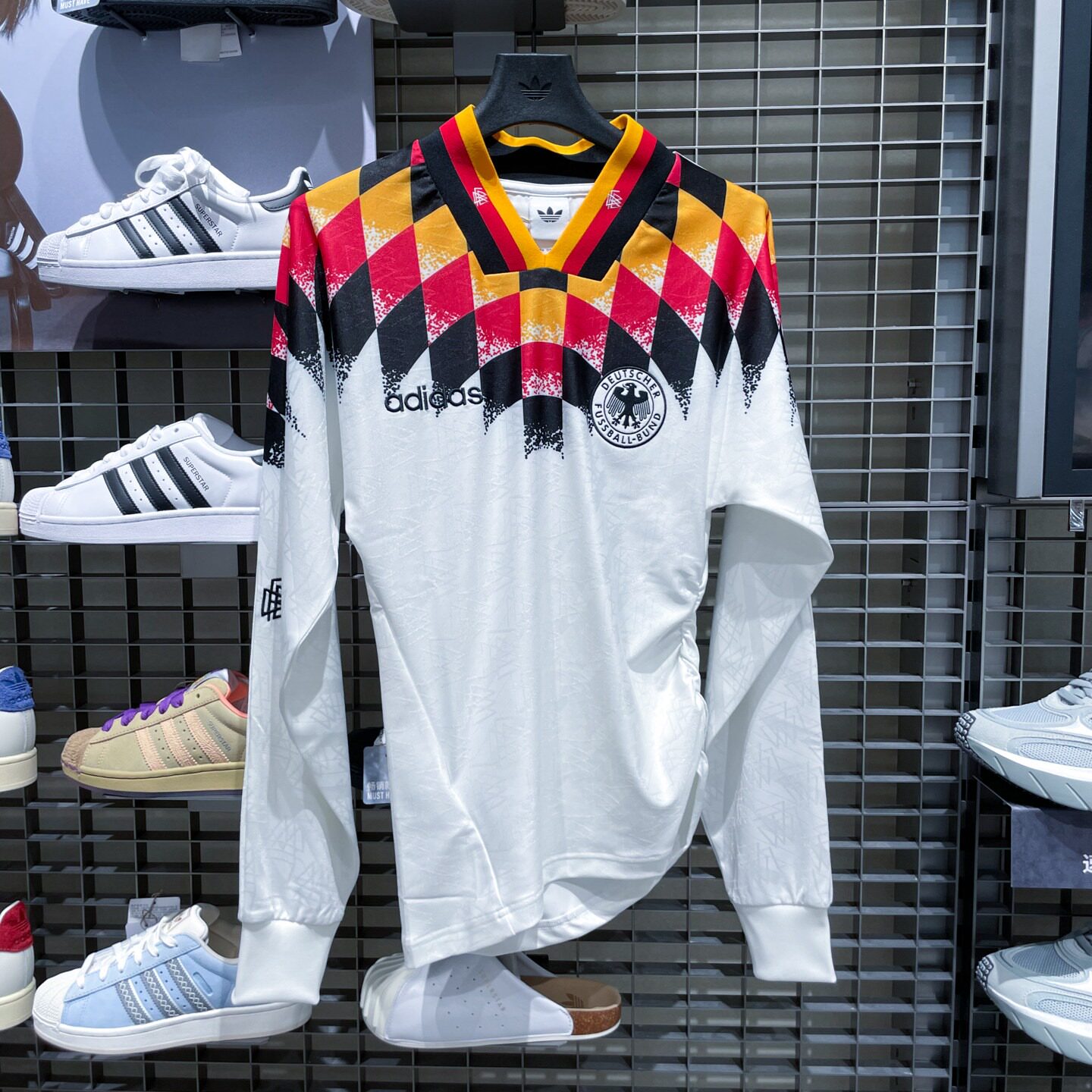 Adidas阿迪达斯三叶草女