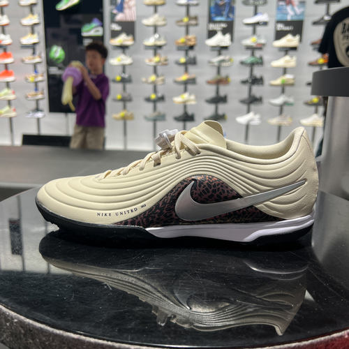 耐克Nike传奇11MAESTRO