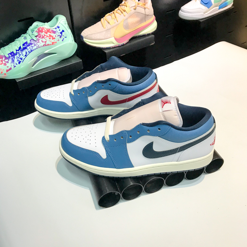 耐克男鞋2024秋新款AIR JORDAN 1缓震防滑休闲百搭板鞋HM3711-144