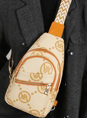 质感复古小包包女2025新款潮大容量多功能单肩斜挎包时尚百搭胸包