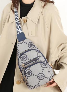 小众设计包包女2025新款潮时尚百搭单肩斜挎包大容量多功能胸包