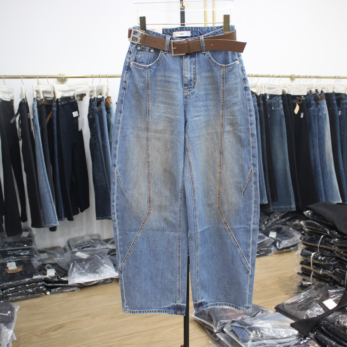 艾拿98765-1蓝色做旧宽松阔腿牛仔裤2026年春季新款女显瘦弯刀裤,女装/女士精品,牛仔裤,淘宝优惠券,粉丝福利购,淘宝优惠卷