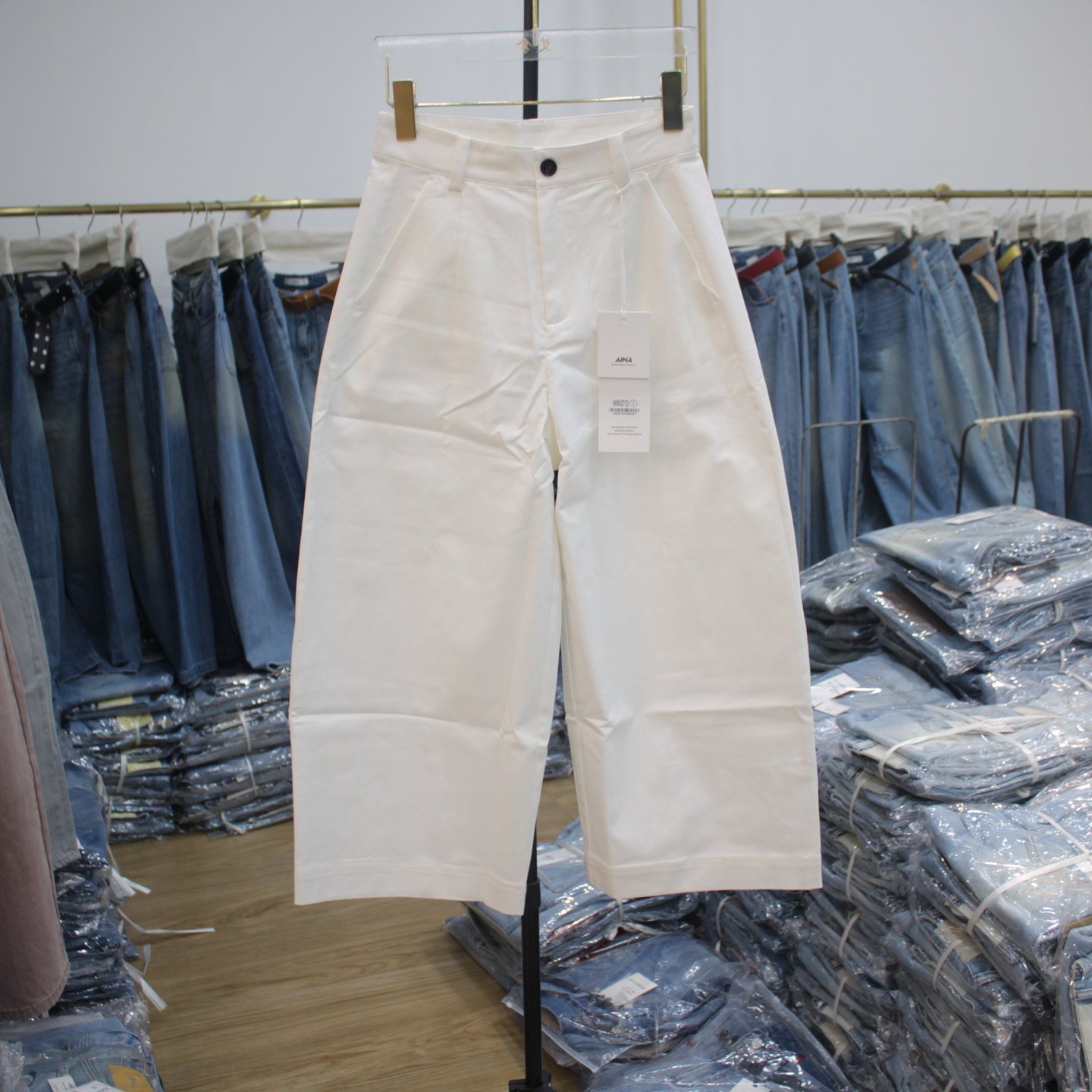 艾拿A69527白色宽松直筒休闲裤2026年夏季新款女装阔腿九分奶奶裤