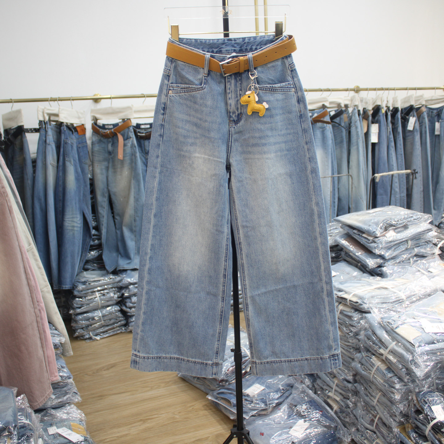 艾拿55152浅蓝色高腰宽松直筒牛仔裤2026年春季女阔腿九分奶奶裤