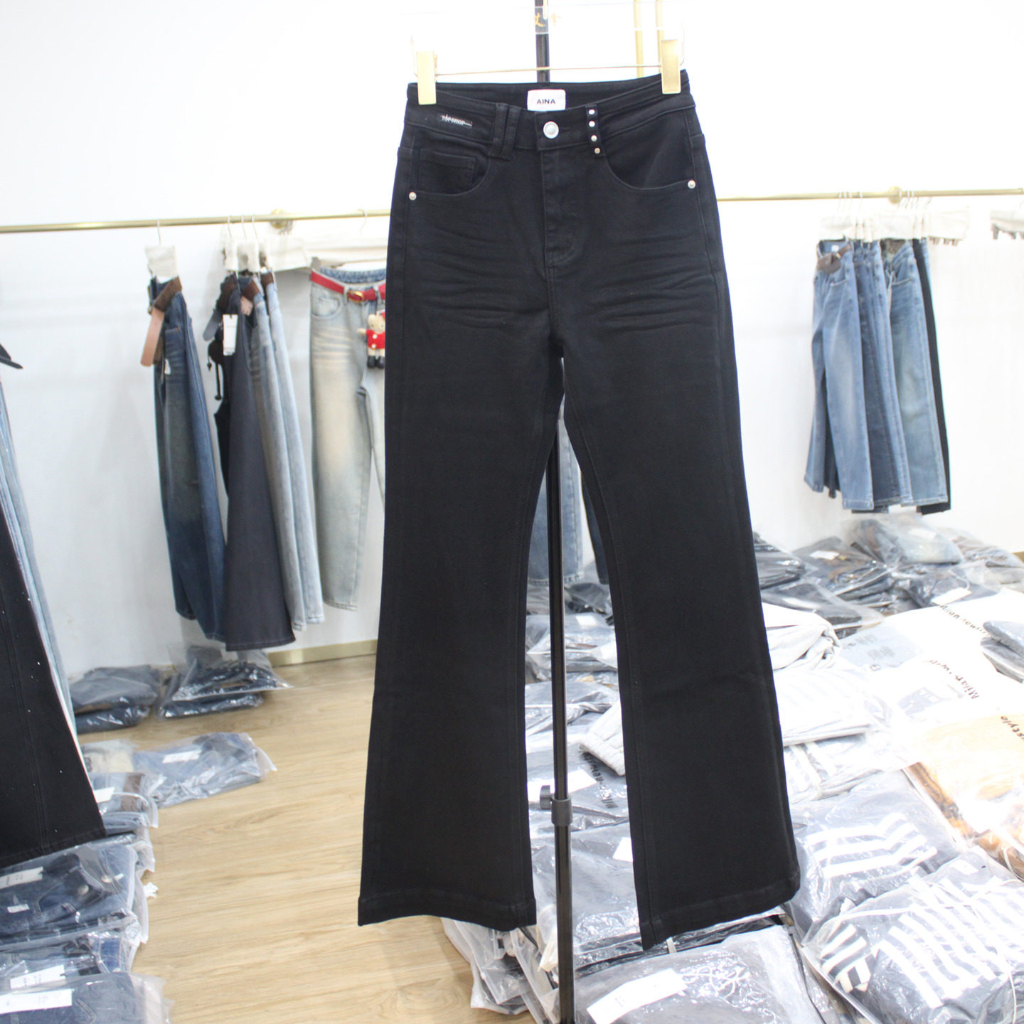 艾拿95189黑色四面弹修身牛仔喇叭裤2026年春季新款女装高腰长裤