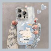 可爱飞盘小狗适用苹果16promax手机壳iPhone14电镀银带镜头膜13新款 12羽纱纹pro女17plus卡通15创意x防摔硬壳