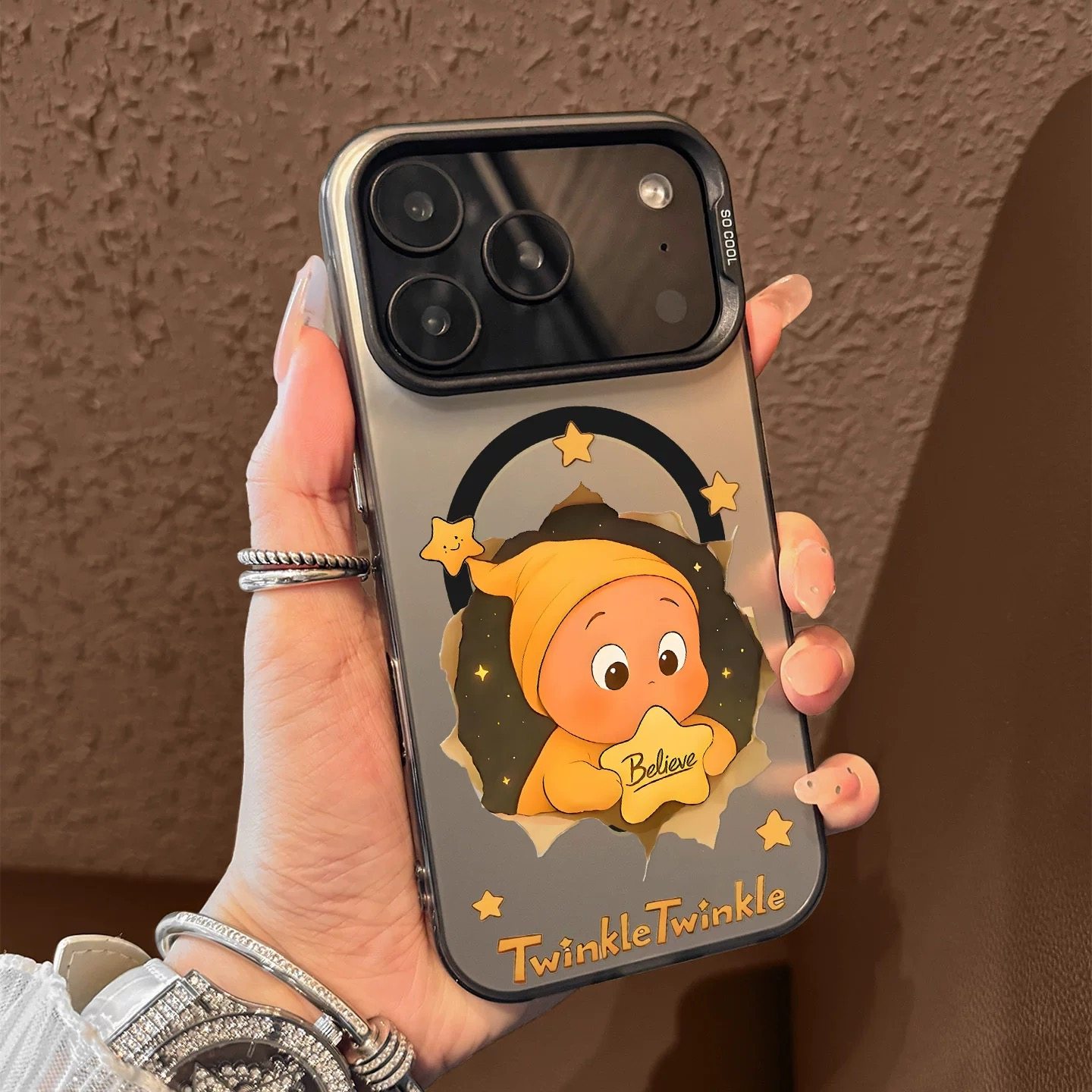 趣味可爱星星公仔适用苹果17promax手机壳iPhone16创意14新款15卡通小众13情侣女12plus镭射11全包防摔xs硬壳