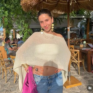 欧美设计感不规则斗篷披肩防晒衫女式宽松慵懒薄款冰丝针织衫上衣
