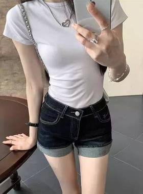 Randomly distribute miscellaneous clothing tops and pants