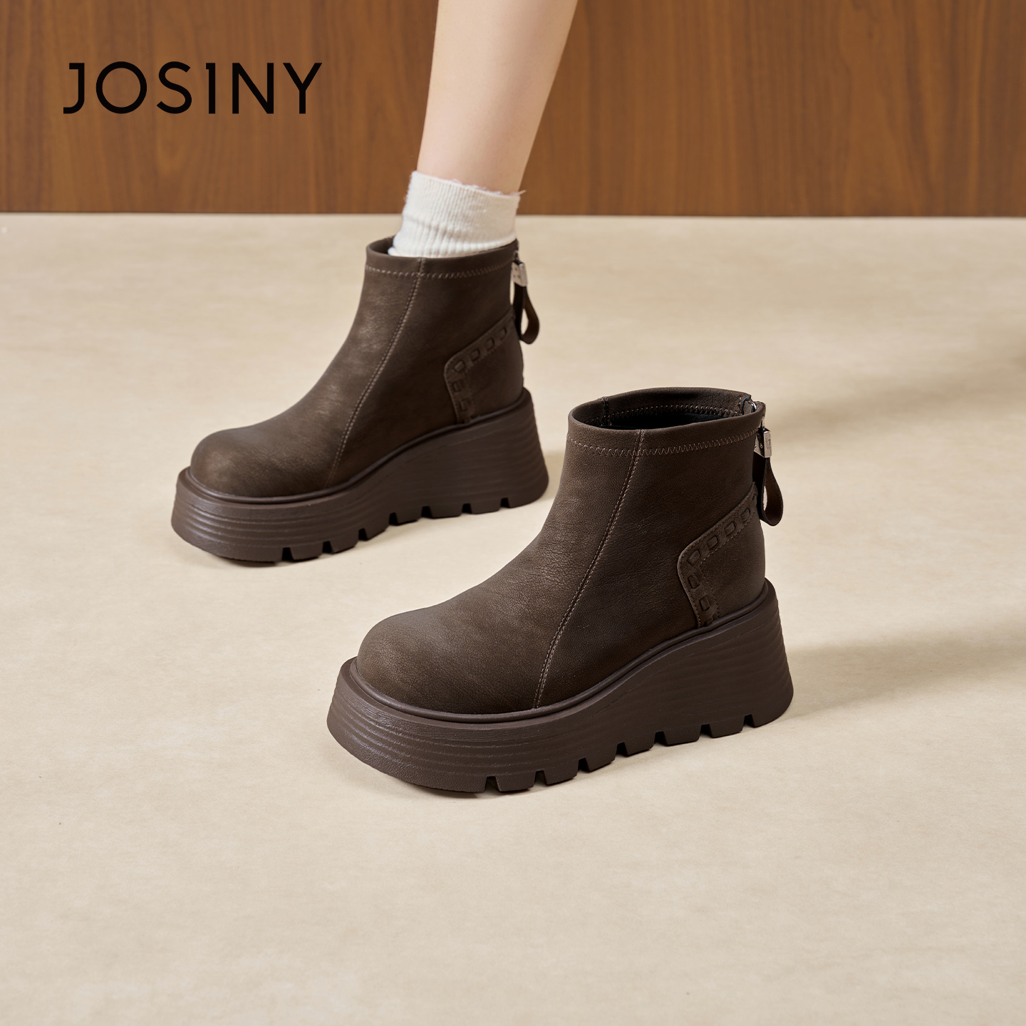 卓诗尼2025秋冬新款厚底短筒靴时尚舒适复古学院鞋潮流百搭时装靴