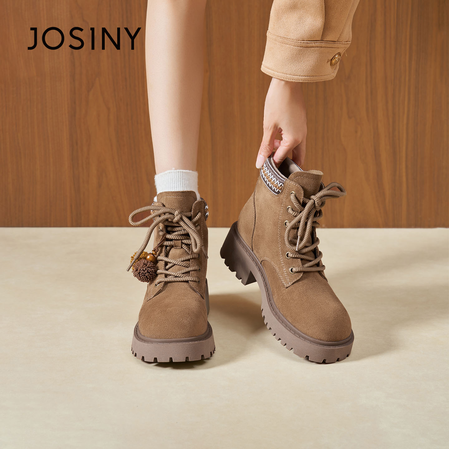 卓诗尼2025秋冬新款厚底女靴时尚舒适复古马丁靴潮流英伦风短筒靴