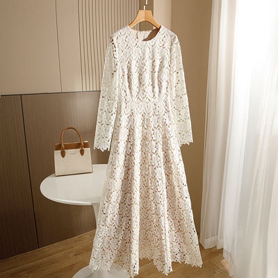 秋季新品收腰蕾丝镂空长袖圆领女士连衣裙