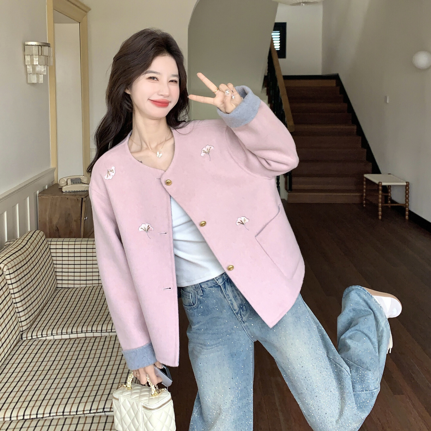 长袖单排扣温柔风粉色短款羊毛呢外套女圆领金扣小个子甜美风大衣