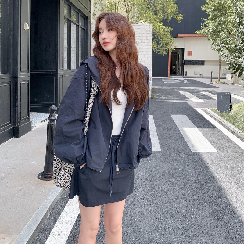 藏青色休闲运动连帽工装套装女2025秋季新款小个子显瘦短裙两件套