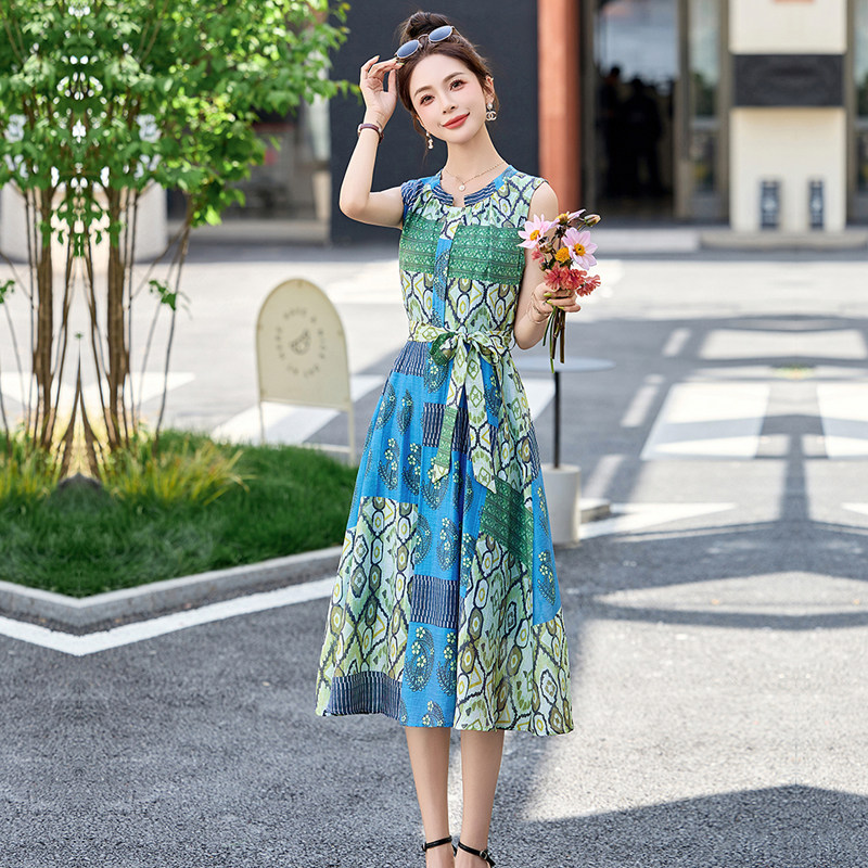 波西米亚无袖印花背心裙女夏季海边度假风复古收腰气质绝美连衣裙