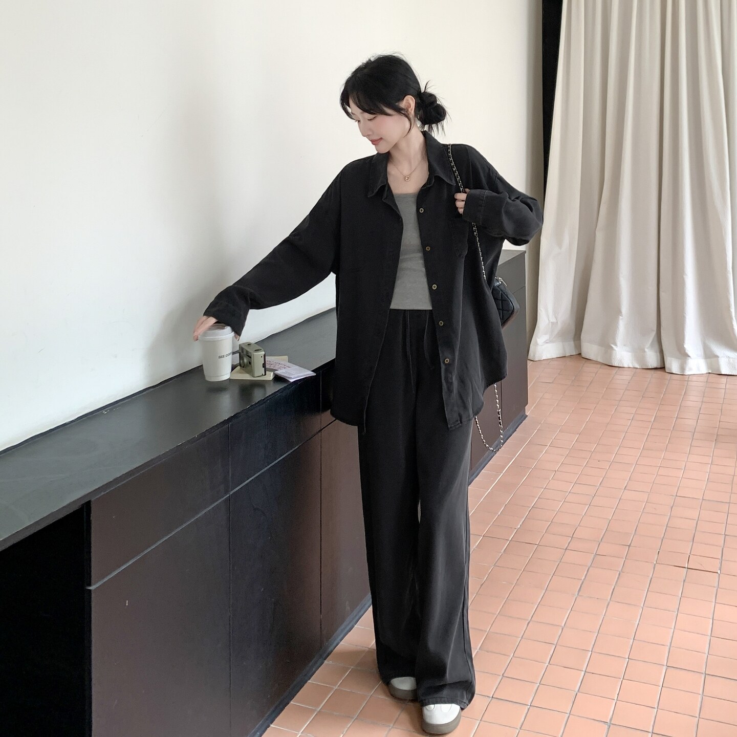 黑色复古牛仔衬衫套装女秋季新款慵懒风宽松休闲显瘦阔腿裤两件套